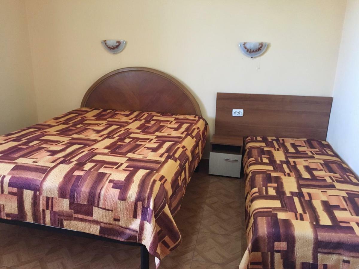 Tonus Guest House Obzor Esterno foto